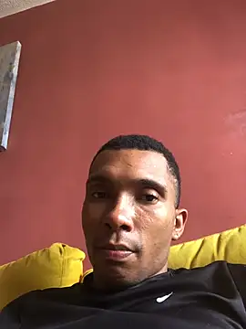 Snapshot of Aaronblack1_ chatting on April 27, 2026, 5:44 pm Aaronblack1 online show from April 27, 2026, 5:44 pm