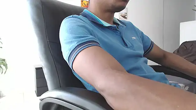 Aaronblack1  online show from February 20, 2026, 2:19 pm