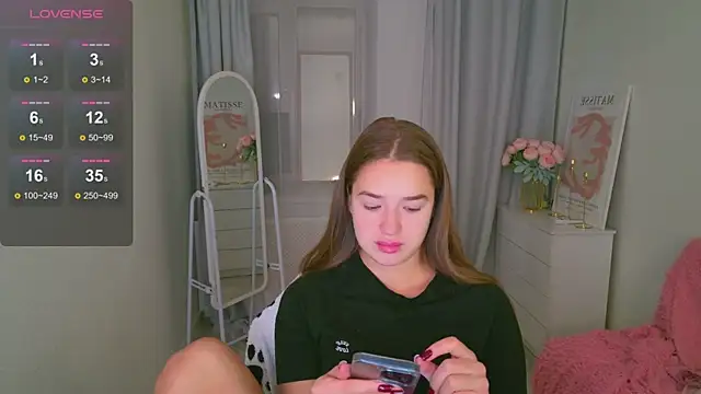 Snapshot of LovelyJessie chatting on November 25, 2025, 2:39 pm LovelyJessie online show from November 25, 2025, 2:39 pm