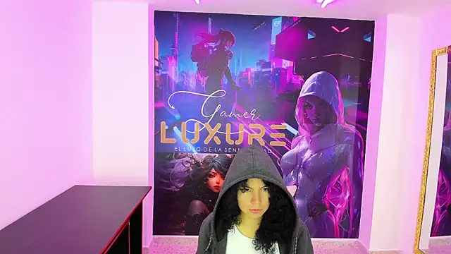 zoe martin4 online show from January 28, 2025, 8:15 pm