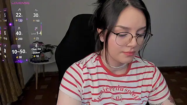 Snapshot of anaveleeez chatting on February 13, 2025, 4:54 am anaveleeez online show from February 13, 2025, 4:54 am