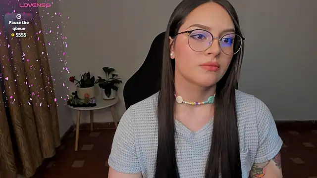 Snapshot of anaveleeez chatting on January 10, 2025, 5:26 am anaveleeez online show from January 10, 2025, 5:26 am