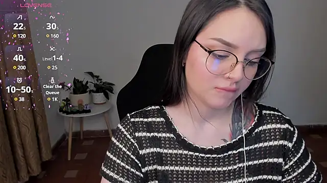 Snapshot of anaveleeez chatting on January 16, 2025, 4:17 am anaveleeez online show from January 16, 2025, 4:17 am