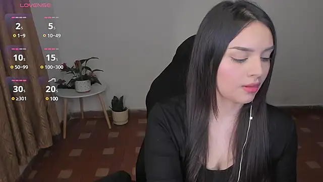 Snapshot of anaveleeez chatting on March 23, 2025, 3:43 am anaveleeez online show from March 23, 2025, 3:43 am