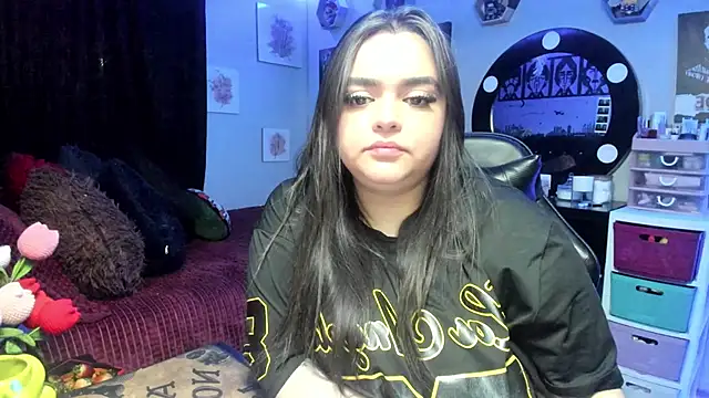 Snapshot of Luise_Meyrink chatting on April 15, 2026, 2:39 am Luise Meyrink online show from April 15, 2026, 2:39 am