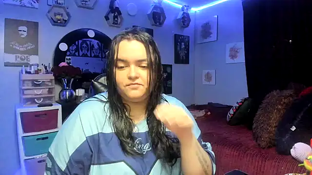 Snapshot of Luise_Meyrink chatting on May 22, 2026, 3:37 am Luise Meyrink online show from May 22, 2026, 3:37 am