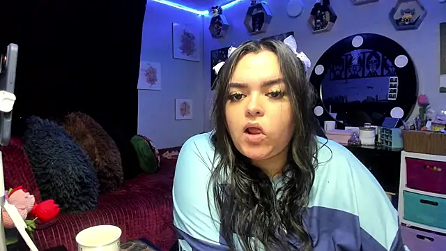 Snapshot of Luise_Meyrink chatting on March 24, 2026, 4:12 am Luise Meyrink online show from March 24, 2026, 4:12 am