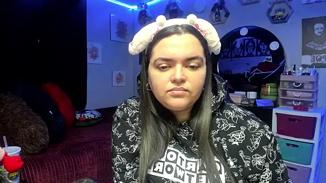 Snapshot of Luise_Meyrink chatting on May 5, 2026, 2:14 am Luise Meyrink online show from May 5, 2026, 2:14 am