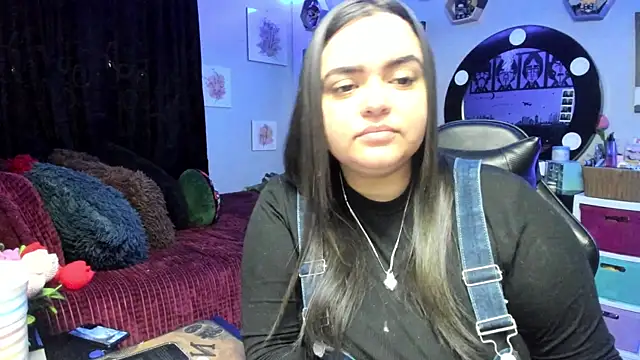 Snapshot of Luise_Meyrink chatting on March 21, 2026, 2:35 am Luise Meyrink online show from March 21, 2026, 2:35 am