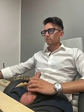 masterboss  online show from September 12, 2025, 11:43 am