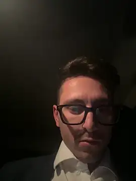 masterboss  online show from October 21, 2025, 7:35 pm