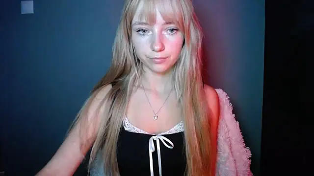 LuciaYoung online show from September 26, 2025, 7:04 am