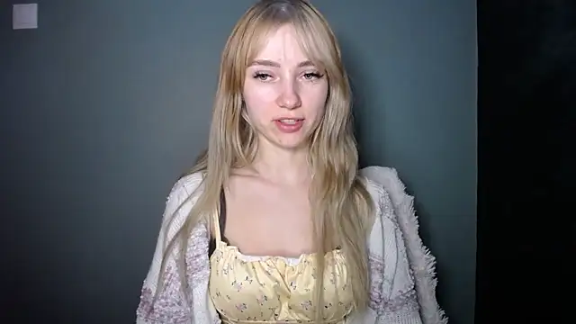 LuciaYoung online show from January 7, 2026, 7:41 pm