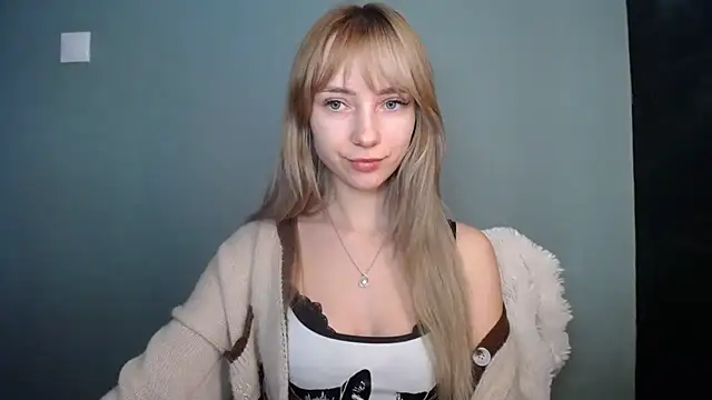 LuciaYoung online show from January 17, 2026, 7:56 am