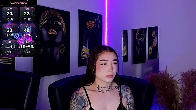  brenna hanson online show from November 26, 2025, 7:14 pm