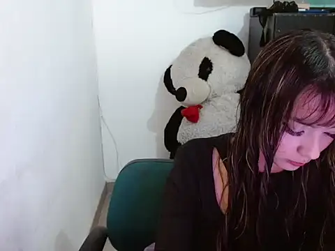  annie rosse online show from April 15, 2026, 9:26 pm