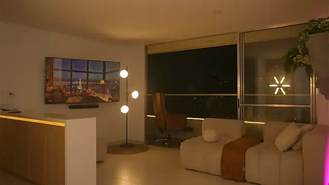 Snapshot of Ms_Sammy chatting on February 4, 2026, 4:07 am Ms Sammy online show from February 4, 2026, 4:07 am