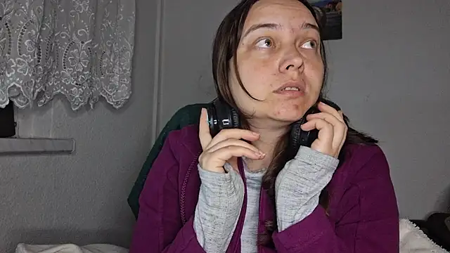 Snapshot of Cyndee_Winter chatting on April 22, 2026, 7:42 pm Cyndee Winter online show from April 22, 2026, 7:42 pm