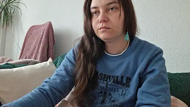 Cyndee Winter online show from November 25, 2025, 1:22 pm