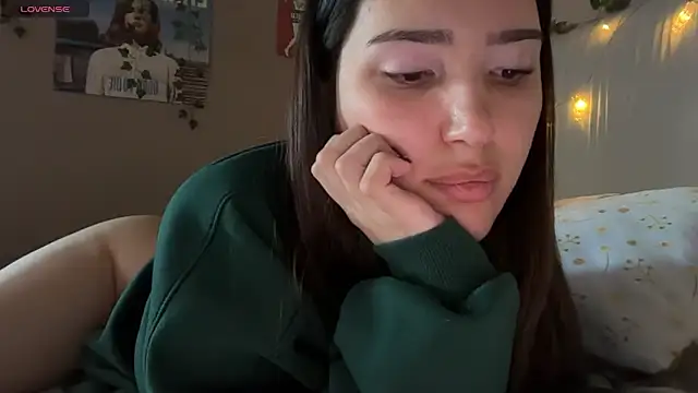 Snapshot of Anisawithlove chatting on May 15, 2026, 6:22 am Anisawithlove online show from May 15, 2026, 6:22 am