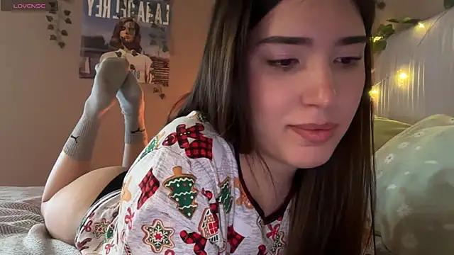 Snapshot of Anisawithlove chatting on February 13, 2026, 6:57 am Anisawithlove online show from February 13, 2026, 6:57 am