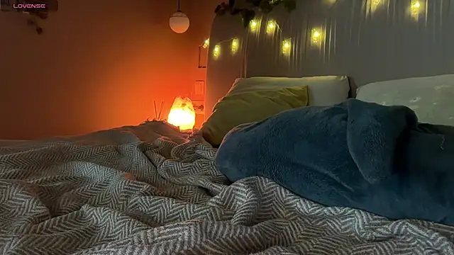 Snapshot of Anisawithlove chatting on February 6, 2026, 6:53 am Anisawithlove online show from February 6, 2026, 6:53 am