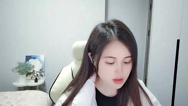 Snapshot of Wofeifei-baby chatting on February 26, 2025, 4:05 pm Wofeifei-baby online show from February 26, 2025, 4:05 pm