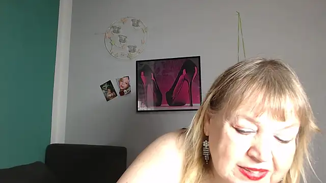 Snapshot of Blasflittchen chatting on October 13, 2025, 10:28 am Blasflittchen online show from October 13, 2025, 10:28 am