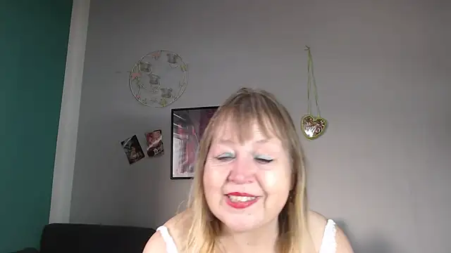 Snapshot of Blasflittchen chatting on November 22, 2025, 12:37 pm Blasflittchen online show from November 22, 2025, 12:37 pm