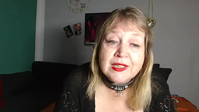 Snapshot of Blasflittchen chatting on October 20, 2025, 9:59 pm Blasflittchen online show from October 20, 2025, 9:59 pm