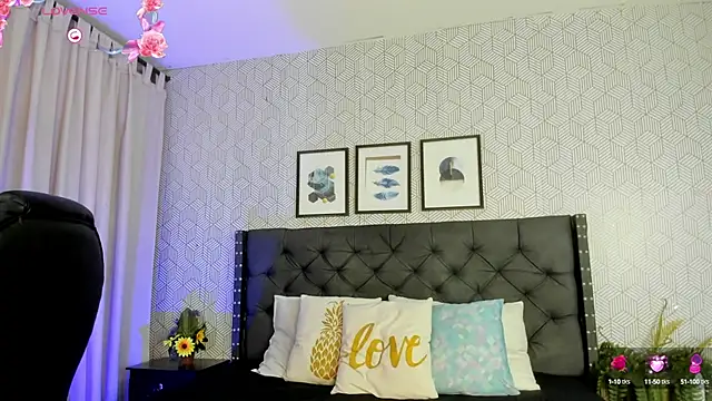 Snapshot of emma__smith1 chatting on March 3, 2025, 12:28 pm emma smith1 online show from March 3, 2025, 12:28 pm