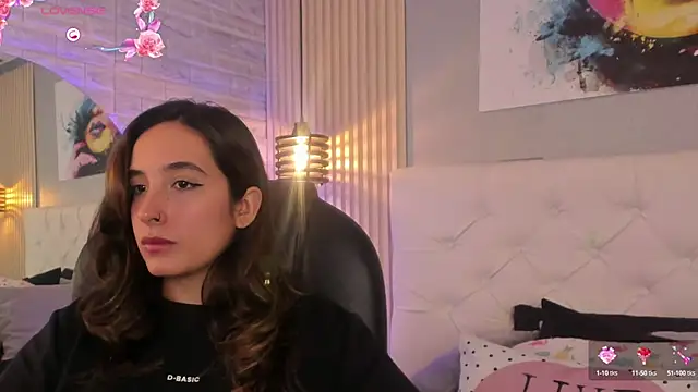 Snapshot of emma__smith1 chatting on February 24, 2025, 12:48 pm emma smith1 online show from February 24, 2025, 12:48 pm