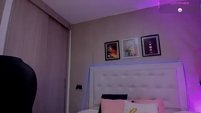 Snapshot of emma__smith1 chatting on February 6, 2026, 10:55 am emma smith1 online show from February 6, 2026, 10:55 am