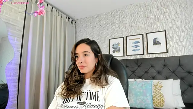 Snapshot of emma__smith1 chatting on March 4, 2025, 12:12 pm emma smith1 online show from March 4, 2025, 12:12 pm