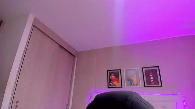 Snapshot of emma__smith1 chatting on February 21, 2026, 12:40 pm emma smith1 online show from February 21, 2026, 12:40 pm