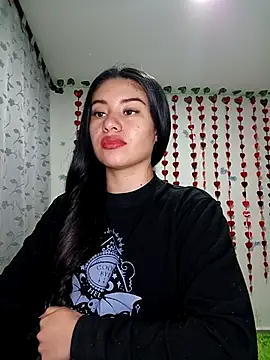 Snapshot of tara20_ chatting on February 16, 2025, 3:37 am tara20  online show from February 16, 2025, 3:37 am