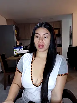 Snapshot of tara20_ chatting on October 12, 2025, 10:33 pm tara20  online show from October 12, 2025, 10:33 pm