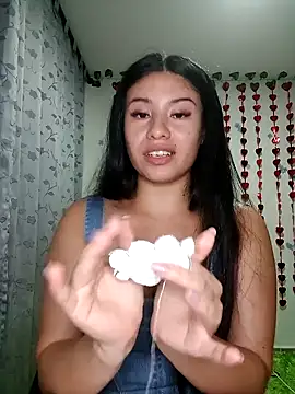 Snapshot of tara20_ chatting on February 13, 2025, 8:27 am tara20  online show from February 13, 2025, 8:27 am