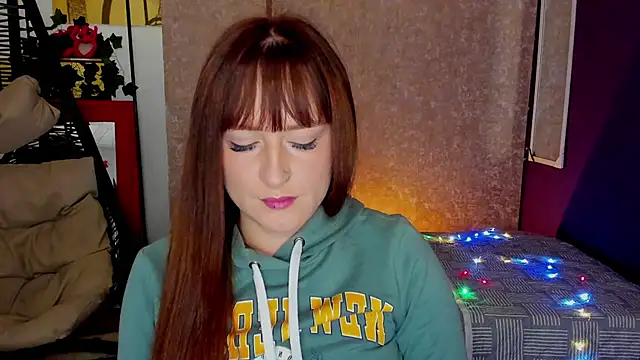 Snapshot of HalaanaTendeer chatting on March 13, 2025, 12:13 pm HalaanaTendeer online show from March 13, 2025, 12:13 pm