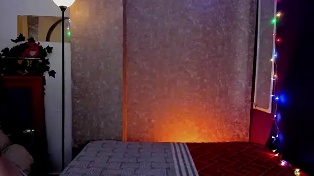 Snapshot of HalaanaTendeer chatting on March 7, 2025, 12:45 pm HalaanaTendeer online show from March 7, 2025, 12:45 pm