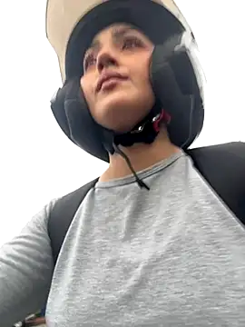 Snapshot of LIAH_IZUMI chatting on November 28, 2025, 12:49 pm LIAH IZUMI online show from November 28, 2025, 12:49 pm