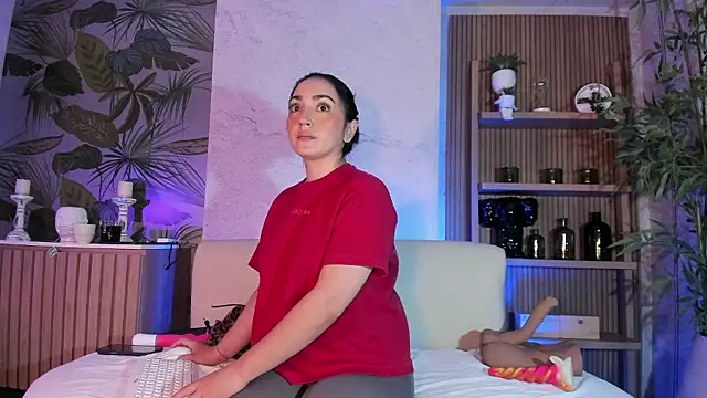 LIAH IZUMI online show from January 10, 2026, 1:17 pm