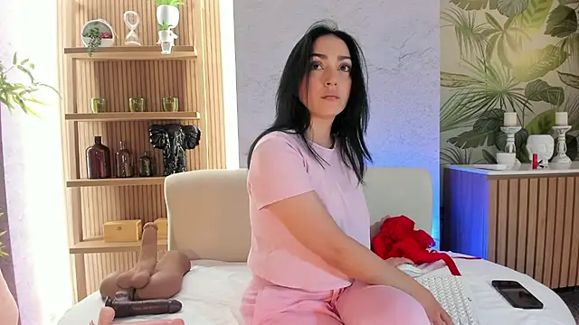 Snapshot of LIAH_IZUMI chatting on December 4, 2025, 1:10 pm LIAH IZUMI online show from December 4, 2025, 1:10 pm