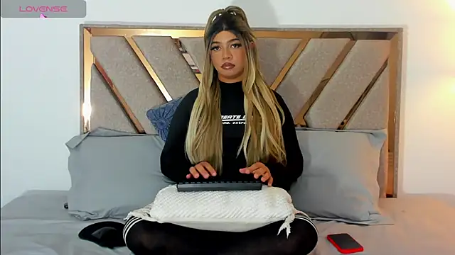 Snapshot of Hanz_sex chatting on March 19, 2025, 11:36 pm Hanz sex online show from March 19, 2025, 11:36 pm