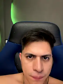 Snapshot of Niicky1_ chatting on December 3, 2025, 4:46 am Niicky1 online show from December 3, 2025, 4:46 am