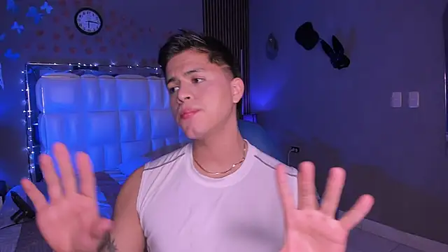 Snapshot of Niicky1_ chatting on November 4, 2025, 1:59 pm Niicky1 online show from November 4, 2025, 1:59 pm