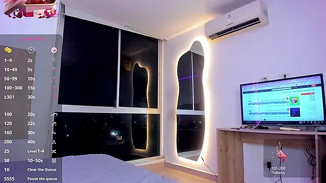 AbrilStivenson  online show from January 12, 2025, 4:00 am