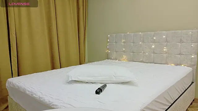 Snapshot of Linajill chatting on December 19, 2025, 3:43 am Linajill online show from December 19, 2025, 3:43 am