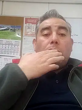 Snapshot of Manolete007x chatting on November 4, 2025, 10:35 pm Manolete007x online show from November 4, 2025, 10:35 pm