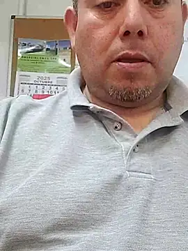 Snapshot of Manolete007x chatting on November 7, 2025, 8:46 pm Manolete007x online show from November 7, 2025, 8:46 pm